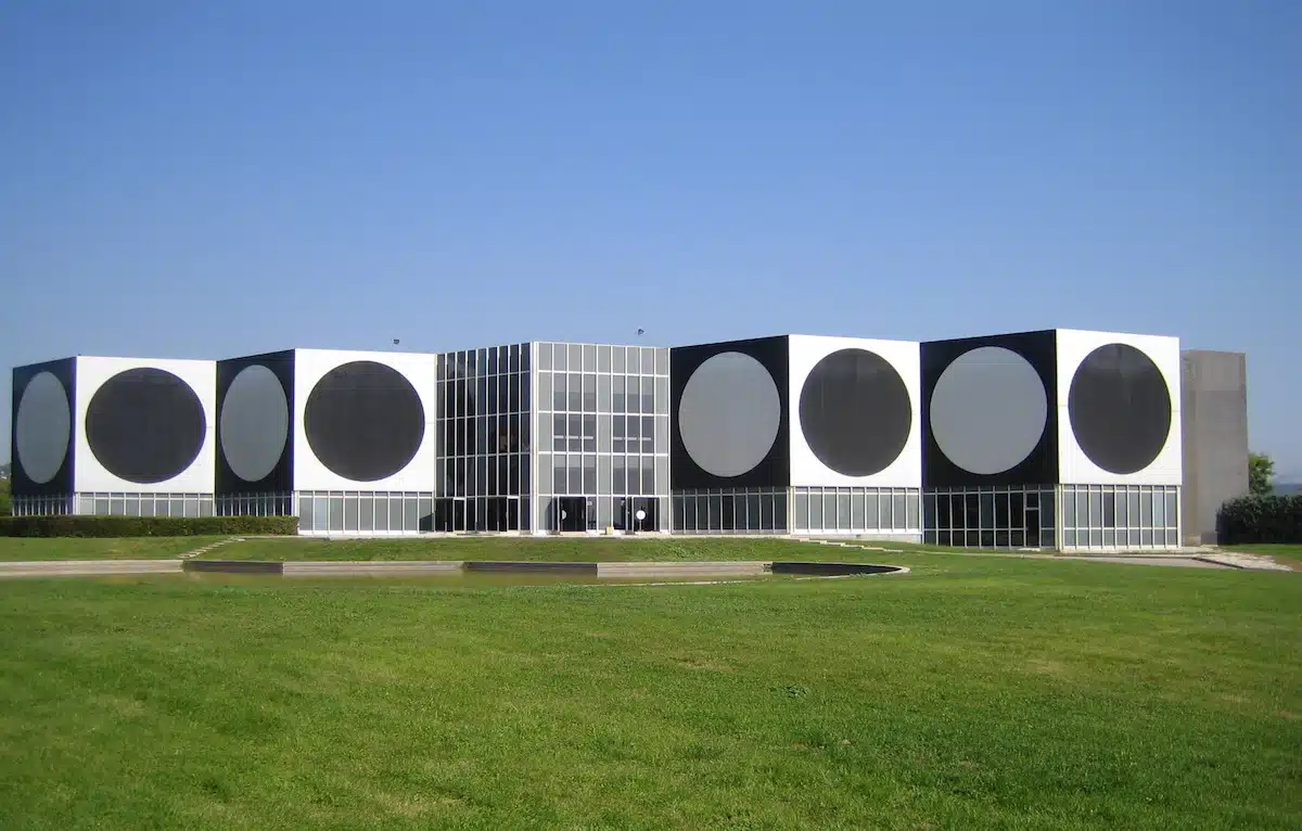 The Fondation Vasarely in Aix-en-Provence, a building of hexagonal halls with black and white circles in squares on its walls